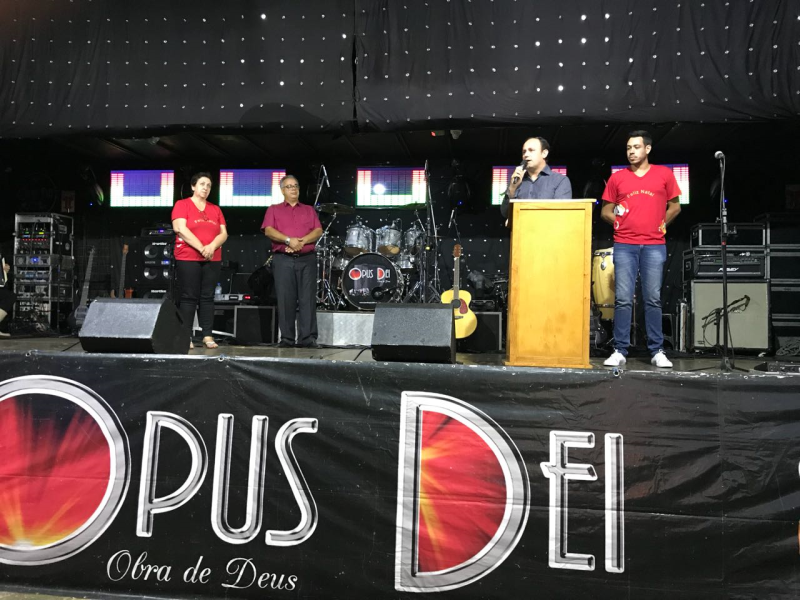 SHOW OPUS DEI LOTOU PRAÇA NO“NATAL SEM FRONTEIRAS 2017”